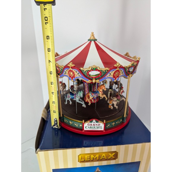 Lemax The Grand Carousel Animated Sights & Sounds Christmas Village 2013 - Picture 10 of 16